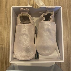NWT Robeez 12-18 Month Gold Glitter Moccasin